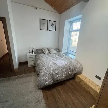 1 Bedroom Flat Centre